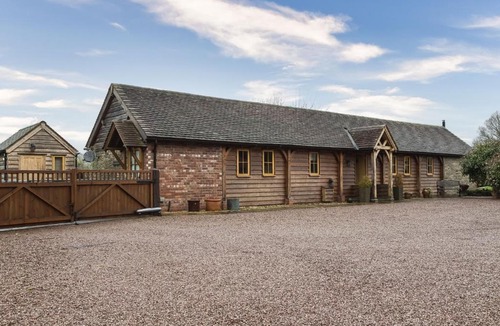 Orleton House | Long Barn