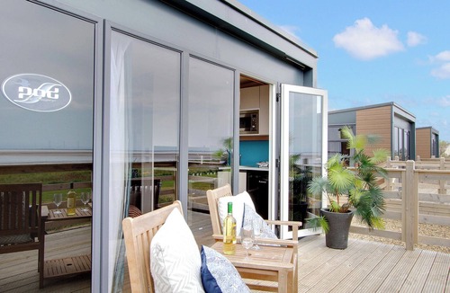 Cummertrees Cottage | Looking for a unique retreat on the coast.