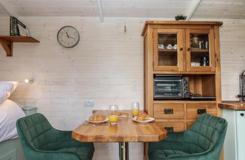 Sticklepath House | Lottie's Hut