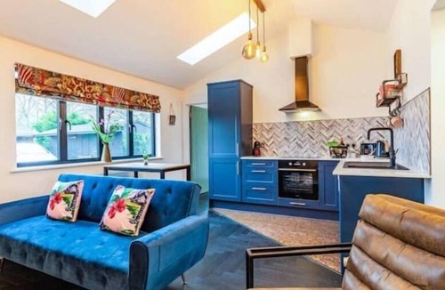 Sutton Valence House | Lottie's Luxurious Lodge, Dogs Welcome, Parking