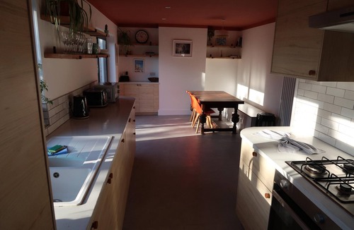 Lancing House | Lovable Lancing with Garden & Parking