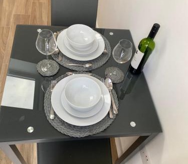 Borehamwood Apartment | Lovely and Modern Studio Apartment.