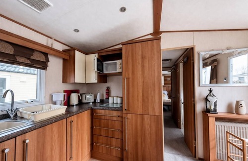 Mappleton House | Lovely caravan for hire with decking at Skipsea Sands in Yorkshire ref 41015WF