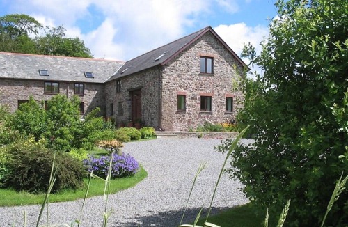 Brayford House | Lovely converted barn with plenty of space for relaxing