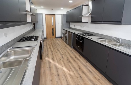 Selly Oak Apartment | Lovely homely studio available