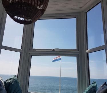 Aberystwyth Apartment | Lovely Seafront 2 bed flat in Aberystwyth