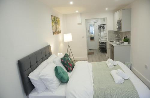 Luton House | Luton Nook and Kitchen 4 mins to Luton AirPort