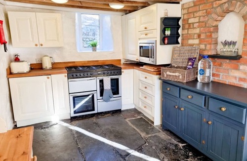Trawsfynydd Cottage | Luxurious Holiday Retreat in Snowdonia sleeps upto 10
