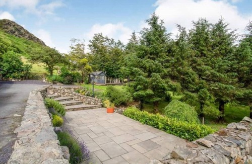 Trawsfynydd Cottage | Luxurious Holiday Retreat in Snowdonia sleeps upto 10