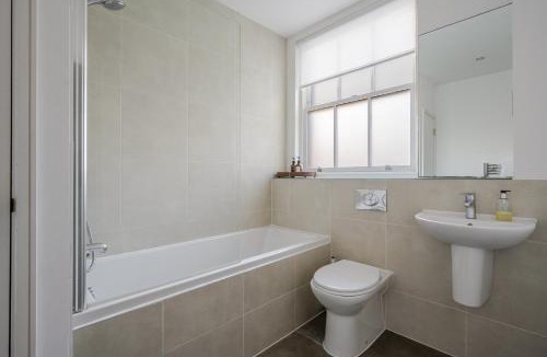 Braintree Apartment | Luxurious Private One Bedroom Apartment With Free Parking
