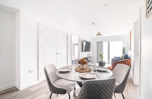 Eccles Apartment | Luxurious Spacious 2 Bed Apartment Manchester