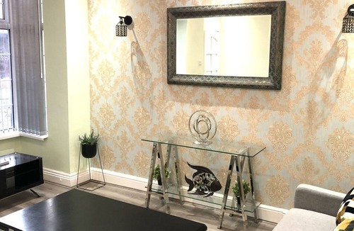 Harehills House | Luxurious, spacious, 4 bedroom house, free parking
