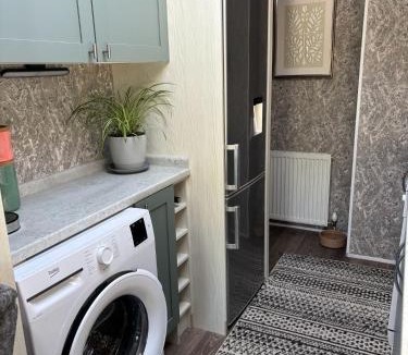 Hopton Resort | Luxury 2 Bed Caravan With Decking - Sleeps 4 - at Broadland Sands Park