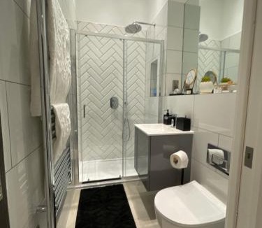 Carshalton Central Apartment | Luxury 2 bedroom Flat Sutton