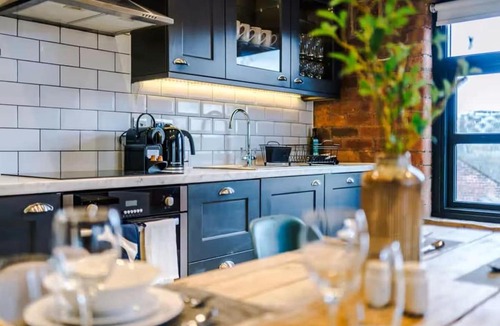 Leeds City Center Apartment | Luxury 2BR Apt - Prestigious Calls - Leeds Centre