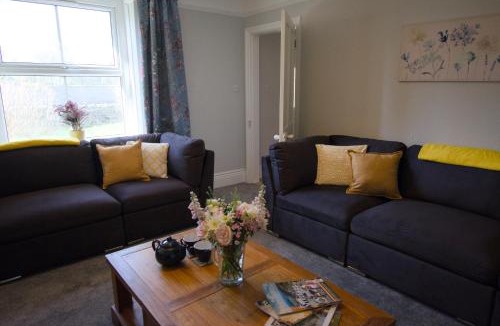Baslow House | Luxury 4 Bedroom Detached House - Central Baslow