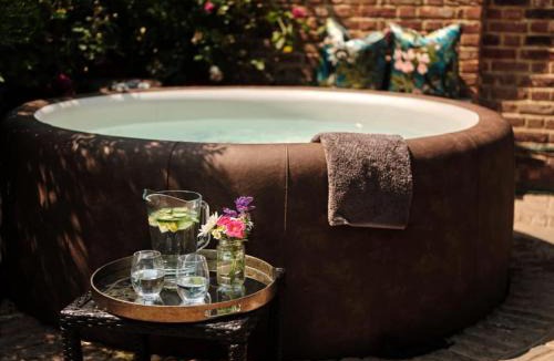 Shadoxhurst House | Luxury barn conversion in the Kentish countryside