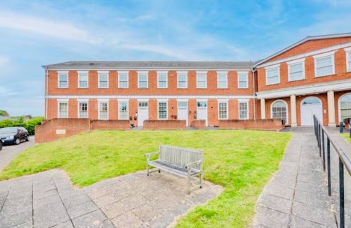 Leiston Apartment | Luxury Leiston 2 bed/2 bath with parking