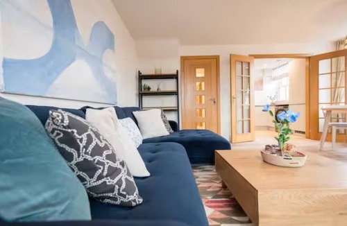 Leiston Apartment | Luxury Leiston 2 bed/2 bath with parking