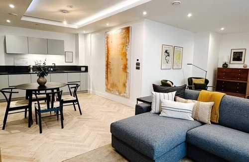 Brighton City Centre Apartment | Luxury Maisonette near Brighton Pier