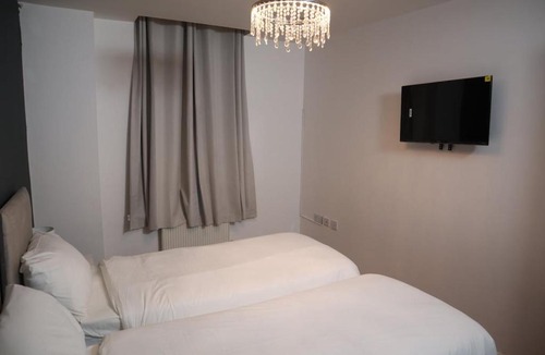 Olton Apartment | Luxury Modern Flat BHX NEC JLR Solihull Hospital