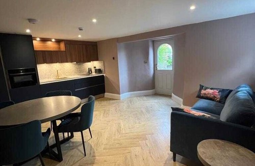 Bowness-on-Windermere House | Luxury Pet-Friendly House w/EV Charger & Parking