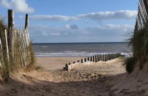 Dawlish Apartment | Luxury Quiet Apt Sleeps 6|Coastal Views & Sea View