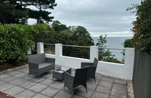 Dawlish Apartment | Luxury Quiet Apt Sleeps 6|Coastal Views & Sea View