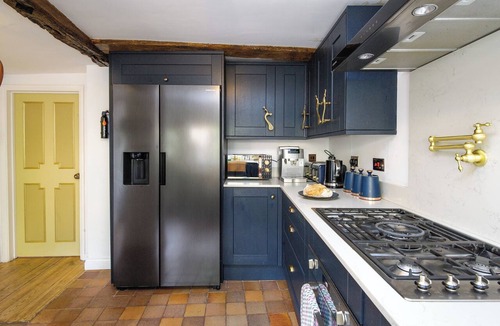 Saffron Walden Apartment | Luxury Rock & Roll Suite in Manor House