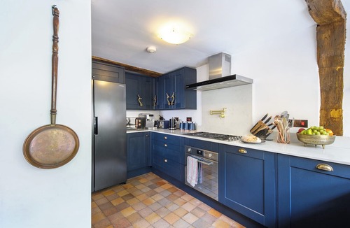 Saffron Walden Apartment | Luxury Rock & Roll Suite in Manor House