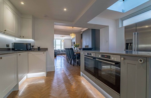 Folkestone House | Luxury Seafront Villa for 12 with Ocean Views