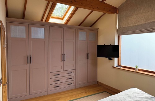 Solihull Cabin | Luxury self contained lodge