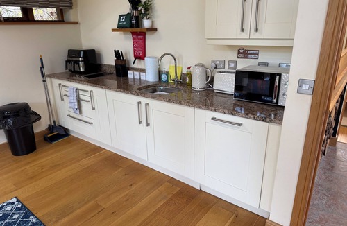 Solihull Cabin | Luxury self contained lodge
