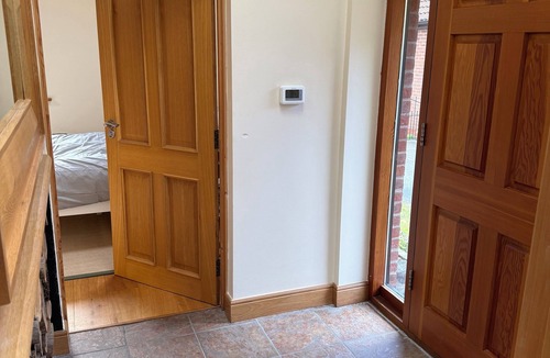 Solihull Cabin | Luxury self contained lodge