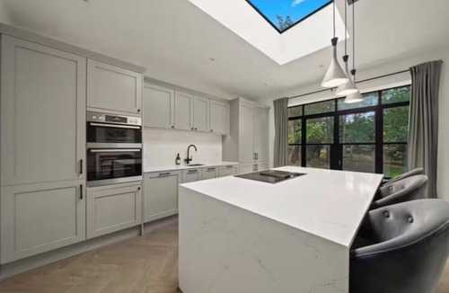 Sutton West Apartment | Luxury Victorian Two Bedroom Apartment