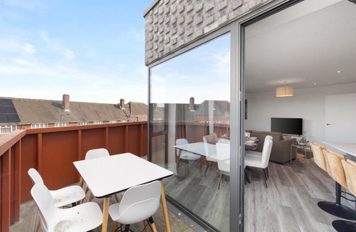 Barnhill Apartment | Luxury Wembley 2 bed Flat - Sleeps 9