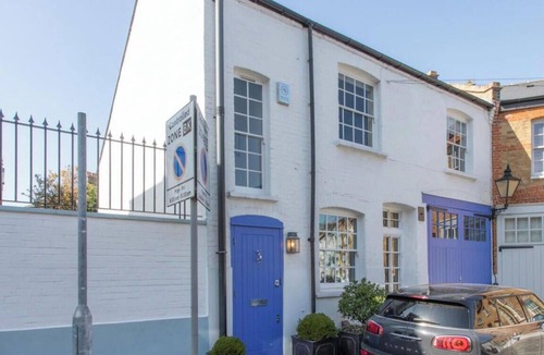 Battersea House | Magenta – 3 Bedroom Home by Battersea Park