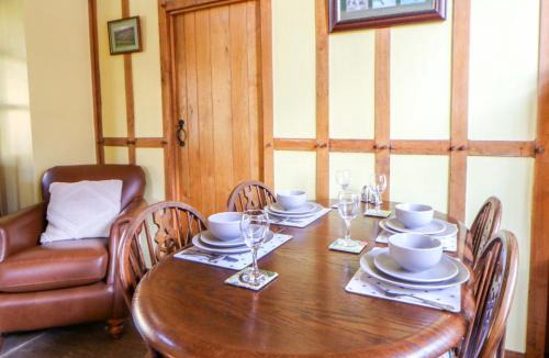 Llanfihangel Tal-y-llyn House | Maggie's Barn