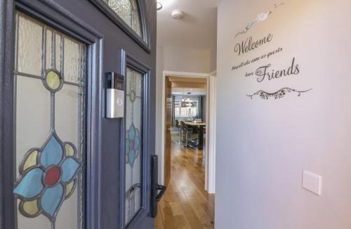 Caversham House | Magnolia House