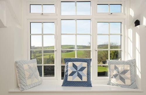 Callington Cottage | MANOR COTTAGE BARN, pet friendly, with a garden in Callington