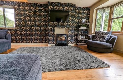 Llangunllo House | Maple