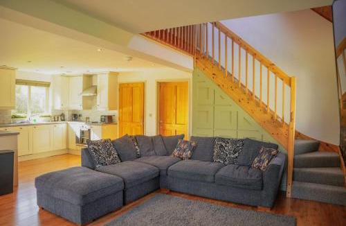 Llangunllo House | Maple