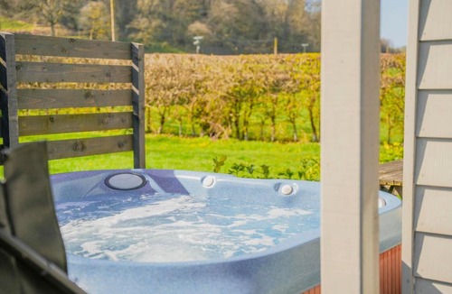Llangunllo House | Maple Lodge