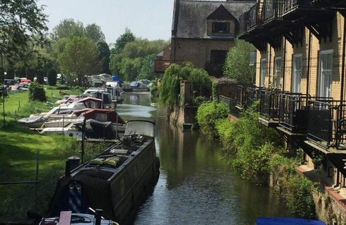 St Neots Apartment | Marina View Duplex Apt 2 BR Parking St Neots Town Centre