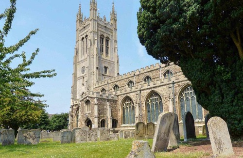 St Neots Apartment | Marina View Duplex Apt 2 BR Parking St Neots Town Centre