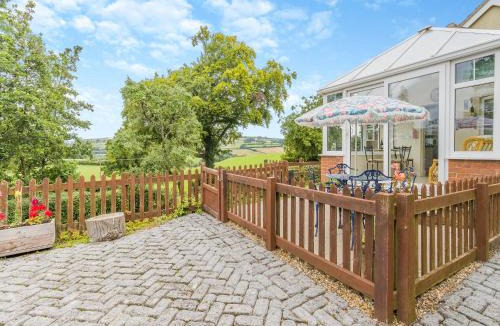 Kington House | Mavis Cottage