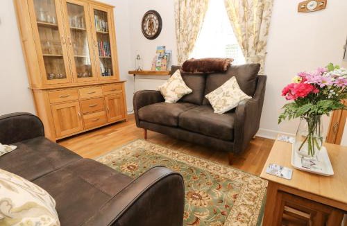 Shanklin House | May Cottage