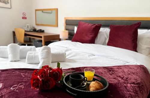 Luton Hotel | Maya Hotel