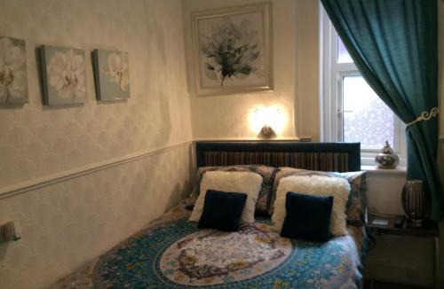 Blackpool Town Center Bed & Breakfast | Mayfair Hotel