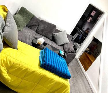 Rusholme House | MCRShared House-Big Bedroom Sleeps 3